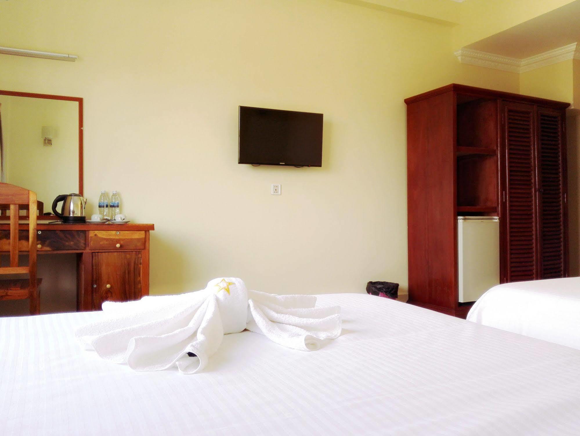 Golden Star Inn Sihanoukville Extérieur photo