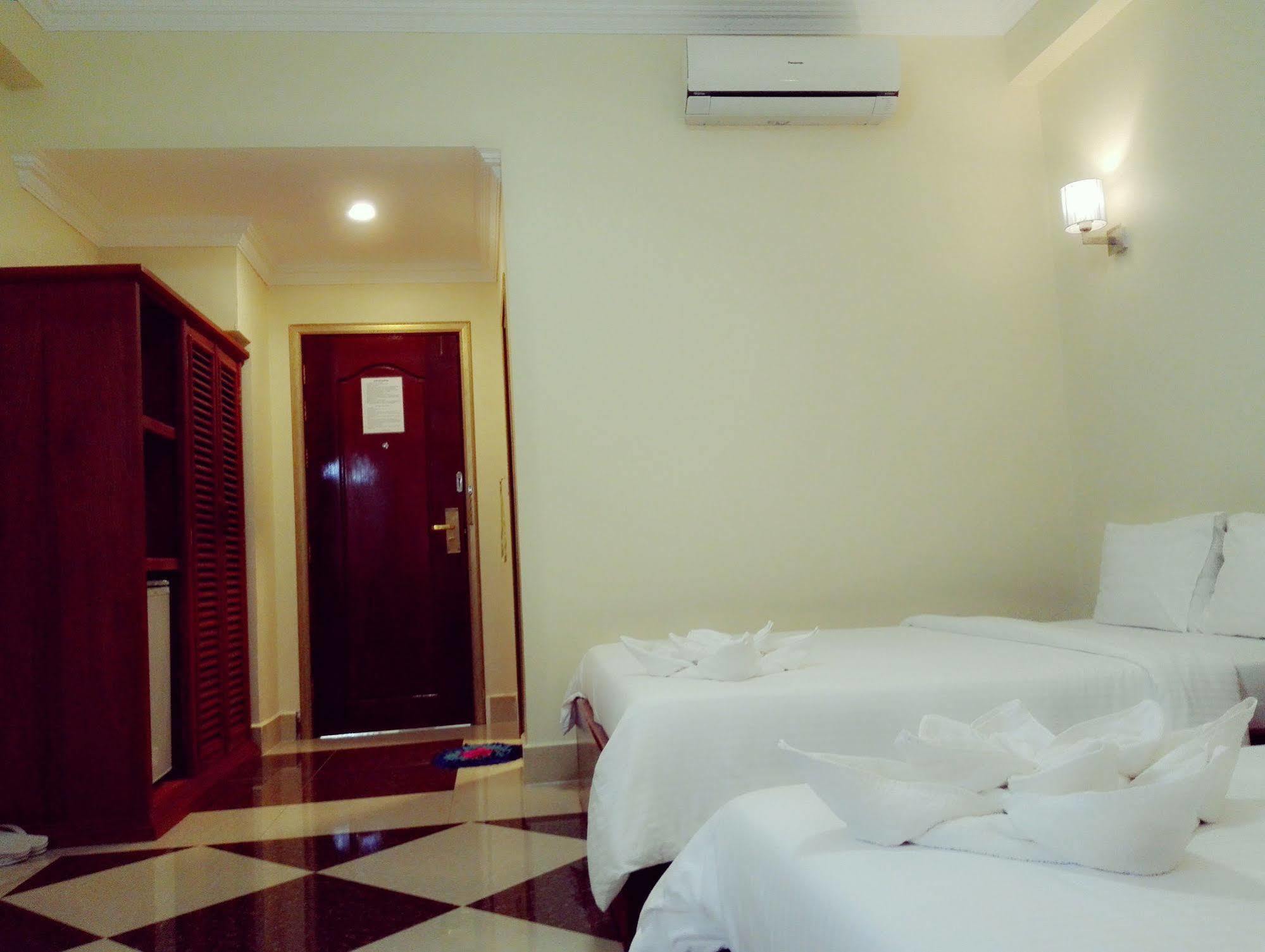 Golden Star Inn Sihanoukville Extérieur photo